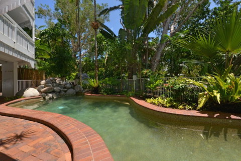 The White House Port Douglas - Accommodation Ballina 17