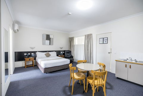 Emerald Maraboon Motor Inn - Accommodation Ballina 26
