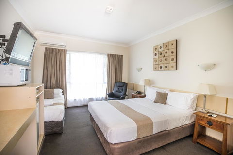 Emerald Maraboon Motor Inn - Accommodation Ballina 40