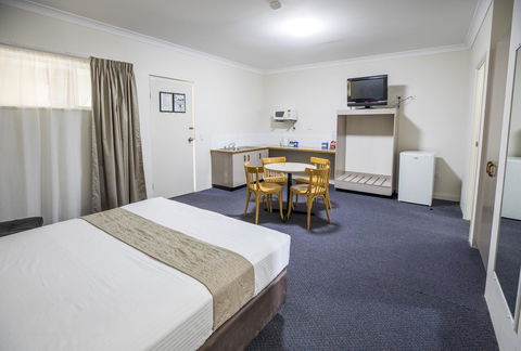 Emerald Maraboon Motor Inn - Accommodation Ballina 28