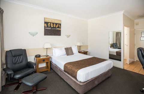 Emerald Maraboon Motor Inn - Accommodation Ballina 36