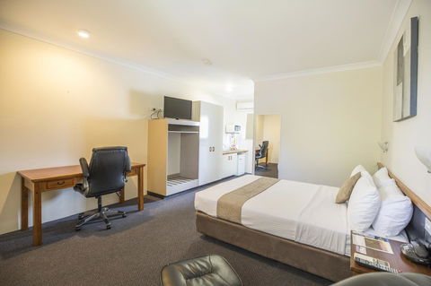 Emerald Maraboon Motor Inn - Accommodation Ballina 32