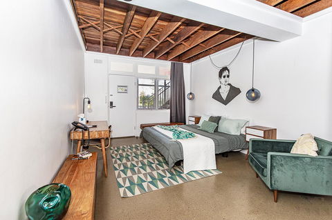 The Pink Hotel Coolangatta - Accommodation Ballina 23