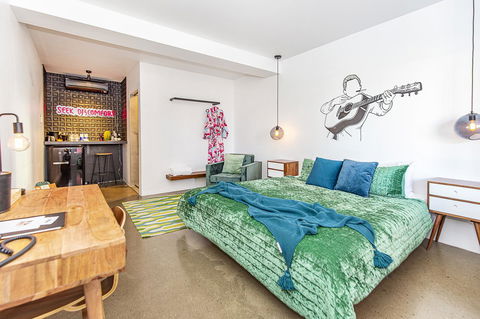 The Pink Hotel Coolangatta - Accommodation Ballina 27