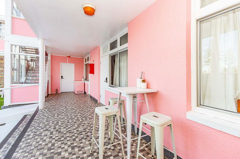 The Pink Hotel Coolangatta - Accommodation Ballina 3
