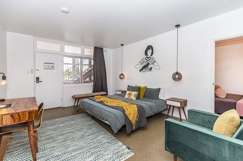 The Pink Hotel Coolangatta - Accommodation Ballina 12