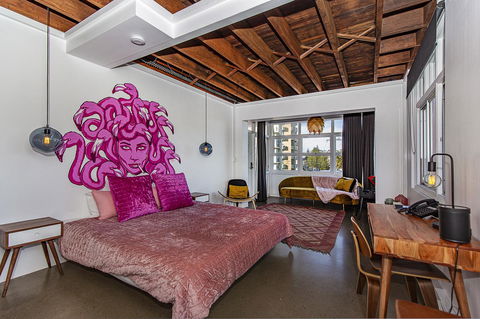 The Pink Hotel Coolangatta - Accommodation Ballina 33