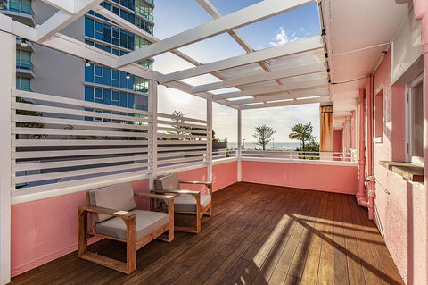 The Pink Hotel Coolangatta - Accommodation Ballina 30