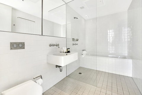 ULTIQA Air On Broadbeach - Accommodation Ballina 18