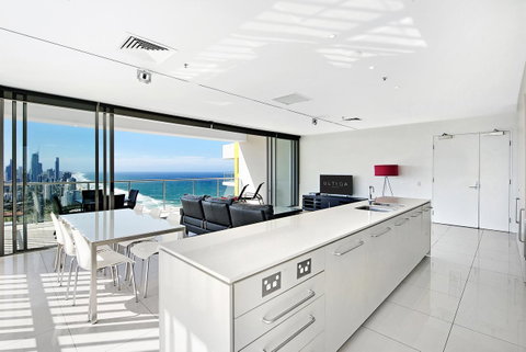 ULTIQA Air On Broadbeach - Accommodation Ballina 21