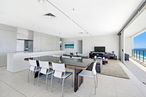 ULTIQA Air On Broadbeach - Accommodation Ballina 36