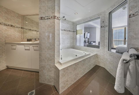 Novotel Surfers Paradise - Accommodation Ballina 10