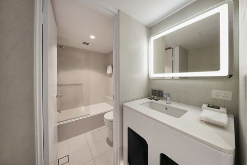 Novotel Surfers Paradise - Accommodation Ballina 13