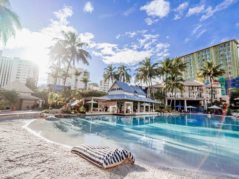 Novotel Cairns Oasis Resort - Accommodation Ballina 0