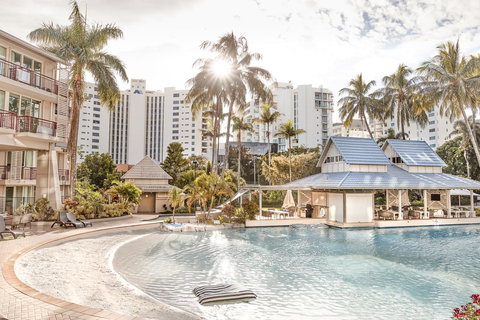Novotel Cairns Oasis Resort - Accommodation Ballina 1