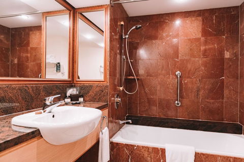 Pullman Cairns International - Accommodation Ballina 17