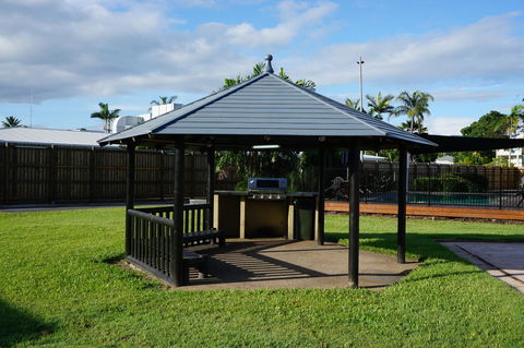 YAL Cairns - A Motel That Makes A Difference - Accommodation Ballina 7