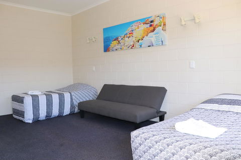 YAL Cairns - A Motel That Makes A Difference - Accommodation Ballina 23