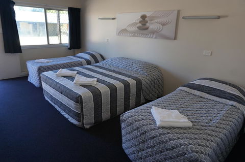 YAL Cairns - A Motel That Makes A Difference - Accommodation Ballina 1