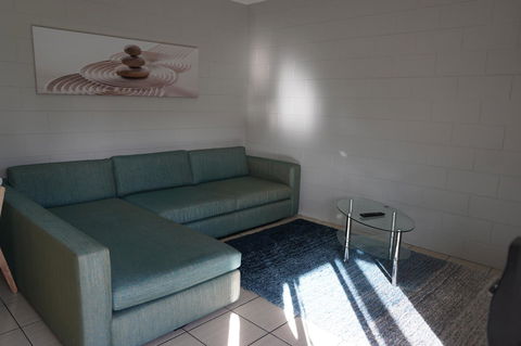 YAL Cairns - A Motel That Makes A Difference - Accommodation Ballina 22