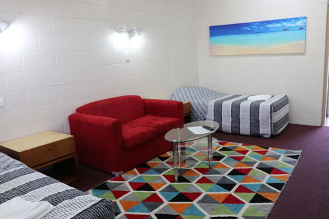 YAL Cairns - A Motel That Makes A Difference - Accommodation Ballina 18