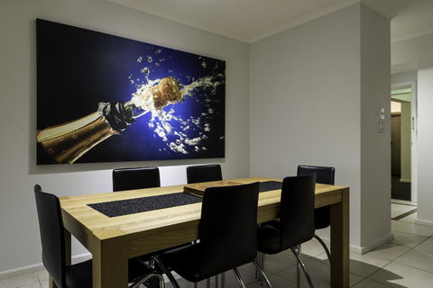 Moorings On Cavill Surfers Paradise - Accommodation Ballina 3