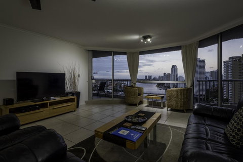 Moorings On Cavill Surfers Paradise - Accommodation Ballina 4