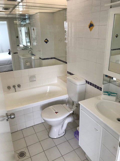 Moorings On Cavill Surfers Paradise - Accommodation Ballina 33