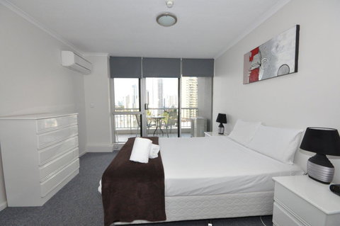 Moorings On Cavill Surfers Paradise - Accommodation Ballina 17