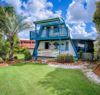 Wayfarers Beachouse - Rainbow Beach Everything you need just metres to the beach - Accommodation Ballina