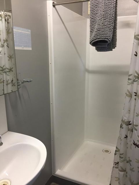 Wellshot Hotel - Accommodation Ballina 0