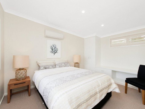 Whispering Sands', 10 Sandy Point Road - Luxury Waterfront Home With Aircon, WIFI & Foxtel - Accommodation Ballina 3