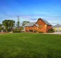 Woodend Old School House - Accommodation Ballina