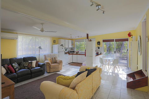 Yellow Cottage - Bush And Beach - Accommodation Ballina 1