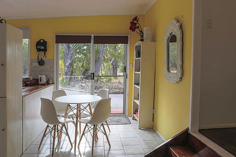 Yellow Cottage - Bush And Beach - Accommodation Ballina 2