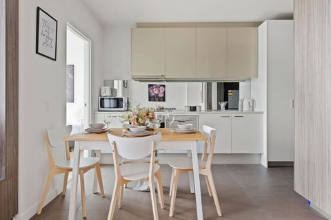 A Cozy 2BR Apt With Harbour Views FREE Parking - Accommodation Ballina 4