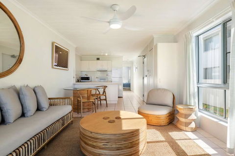 Absolute Beachfront Apartment 11B - Accommodation Ballina 2