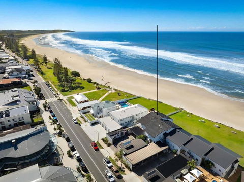 Absolute Beachfront Apartment 11B - Accommodation Ballina 1