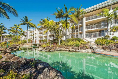 Alexandra Beach Resort Couples Escape - CoastHM - Accommodation Ballina 0