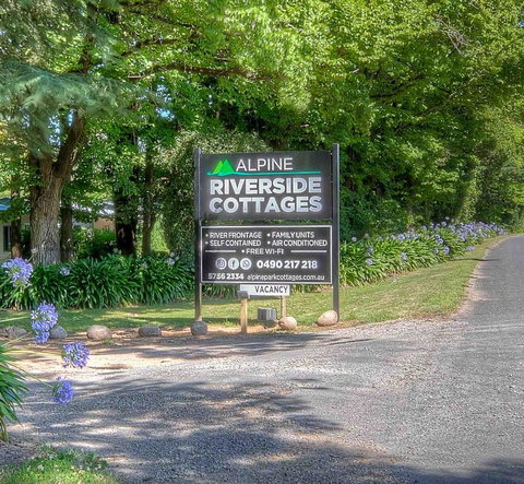 Alpine Riverside Cottages - Accommodation Ballina 0