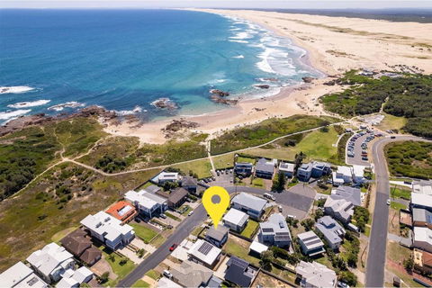 Anna Bay Beach Shack 44 Ocean Avenue Fantastic 2 Storey House With Spectacular Views - Accommodation Ballina 0