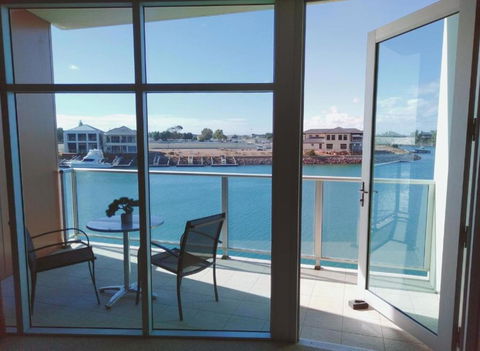 Apartment 3 Wallaroo Marina - Accommodation Ballina 0
