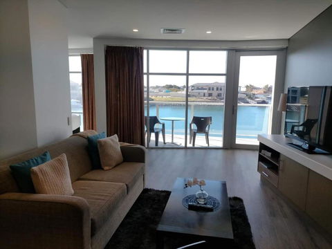Apartment 3 Wallaroo Marina - Accommodation Ballina 3