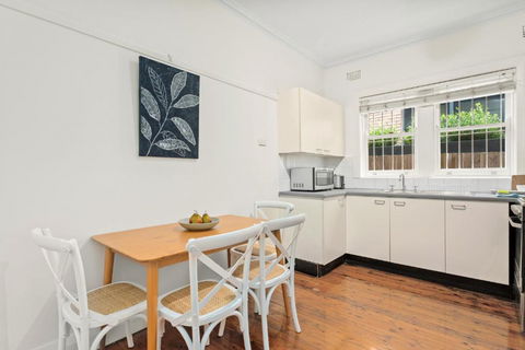 Art Deco Coastal Living, Minutes To The Sand - Accommodation Ballina 3