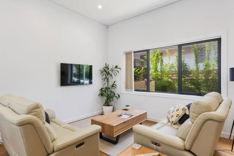 Avenue Escape - Contemporary Living At Corrimal - Accommodation Ballina 3