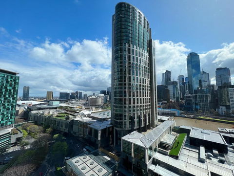 Astonishing Southbank Pearl Tower Residences Near Crown Casino - Accommodation Ballina 1