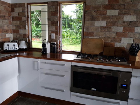 Cairns Beach House Our Oasis - Accommodation Ballina 17