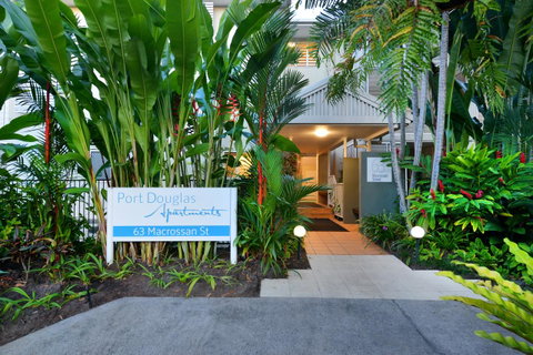 Port Douglas Apartments - Adults Only Oasis - Accommodation Ballina 14
