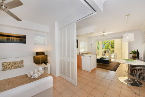 Port Douglas Apartments - Adults Only Oasis - Accommodation Ballina 30