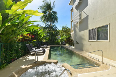 Port Douglas Apartments - Adults Only Oasis - Accommodation Ballina 22